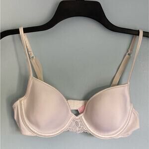Vintage Victoria's Secret Bra White 34B Lightly Lined